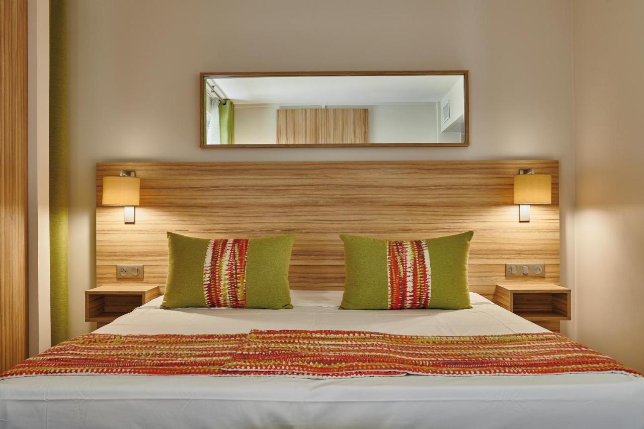 โฮเต็ล วาก็องซ์ เบลอ เดลคลอย Hotel แซงต์-ฌอง-กัป-เฟราต์ ภายนอก รูปภาพ