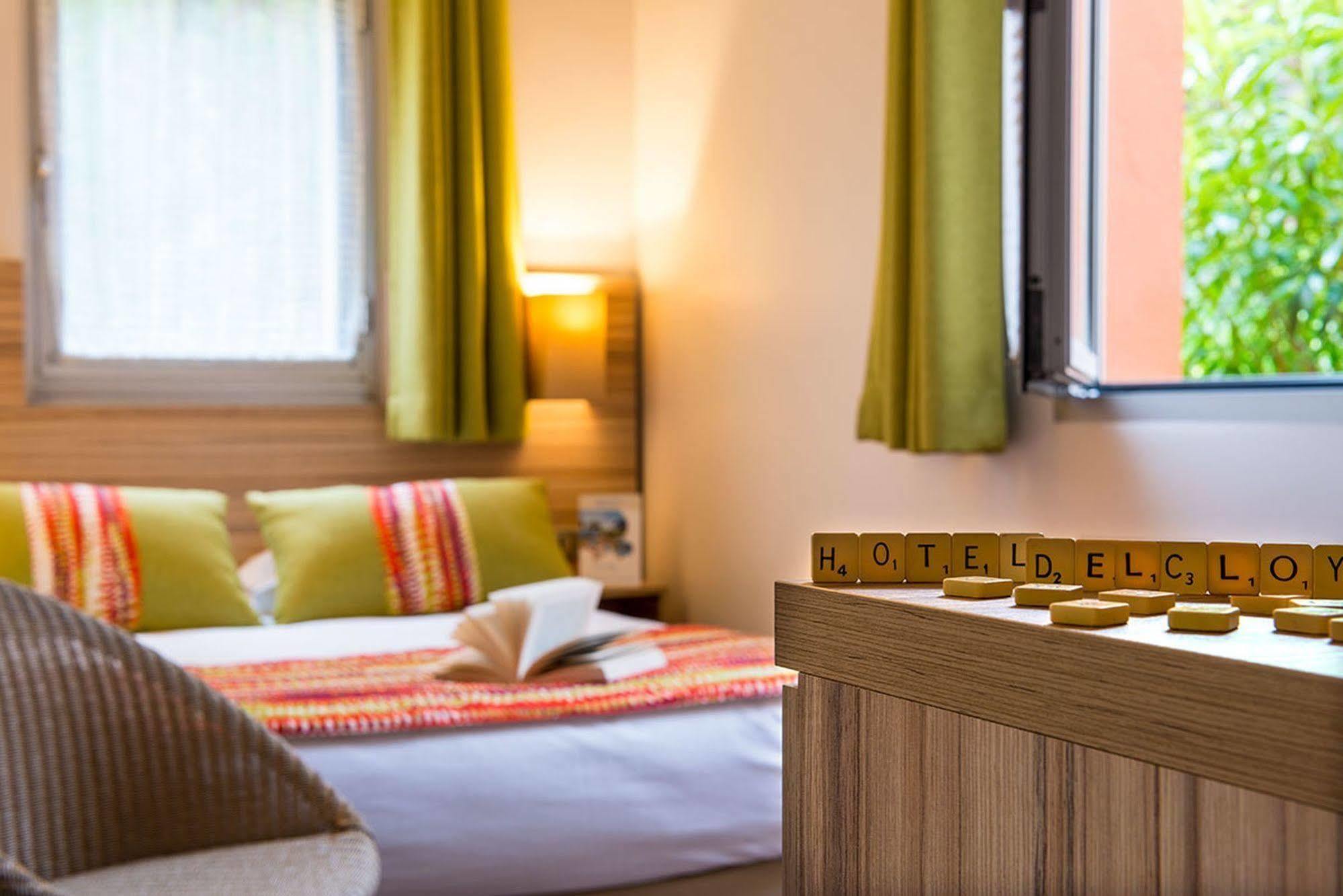 โฮเต็ล วาก็องซ์ เบลอ เดลคลอย Hotel แซงต์-ฌอง-กัป-เฟราต์ ภายนอก รูปภาพ